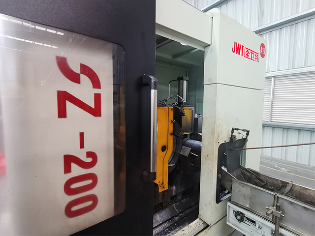 Circular-Sawing-Machine2