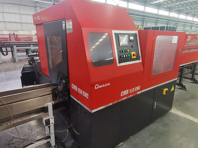 Circular-Sawing-Machine9